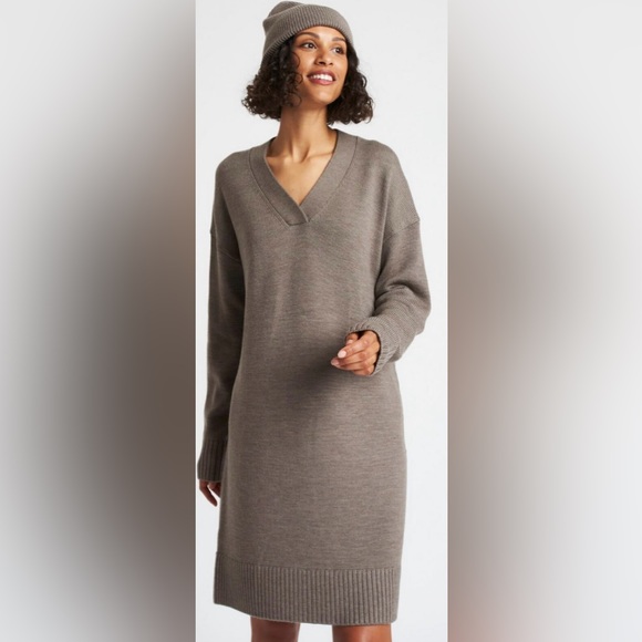 Kit & Ace Women's Chunky Merino Sweater Dress in Black - Picture 11 of 12